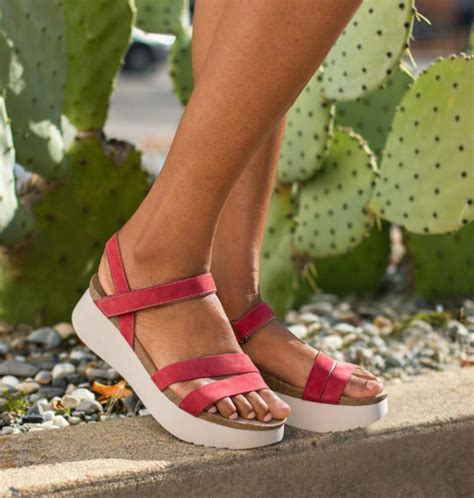 Sandals With Arch Support: 8 Picks for Sure Comfort All Summer