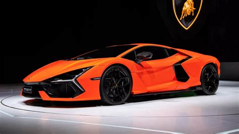 Phải chờ 2 năm để mua siêu xe Lamborghini Revuelto