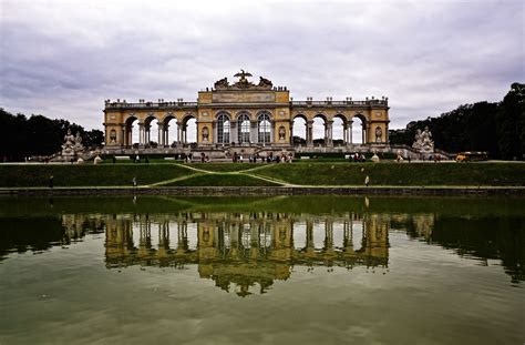 Schonbrunn Palace / Vienna, Austria | Schönbrunn palace, Palace, Places ...