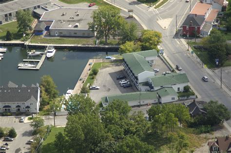 Picton Harbour Inn in Picton, ON, Canada - Marina Reviews - Phone Number - Marinas.com