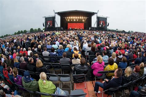 Elton John | Galleries | Lincolnshire Showground