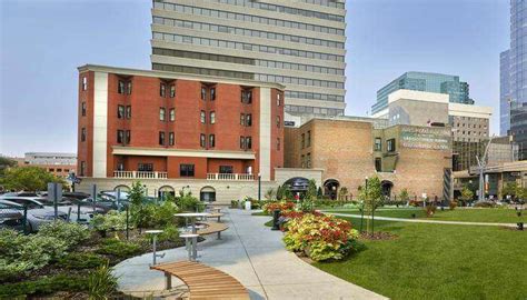 8 Best Hotels In Edmonton For Your Trip To Canada In 2023