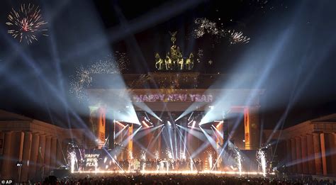 Party-Goers Around The World Welcome The New Year With Stunning ...