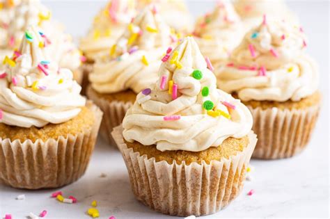 Healthy Vanilla Cupcakes - iFoodReal.com