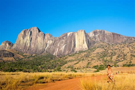 Tsaranoro Cliffs Andringitra National Park, Madagascar | National parks ...