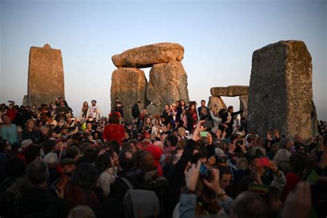 Summer solstice Stonehenge 2023: Photos of sunrise, visitors