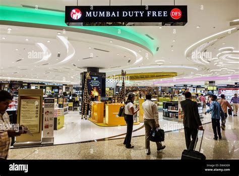 Mumbai India,Chhatrapati Shivaji International Airport,terminal,shopping shopper shoppers shop ...