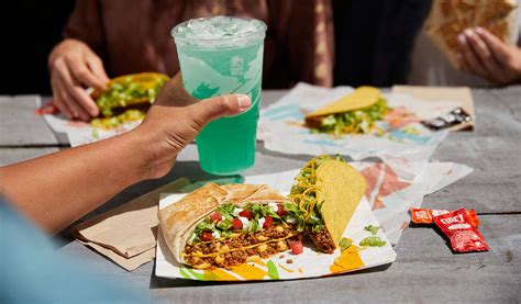 Taco Bell Grande Crunchwrap: Triple Double Crunchwrap Is Back on Menus - Thrillist