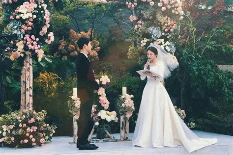 Everything You Need To Know About Song Joong Ki & Song Hye Kyo's Wedding - 8days