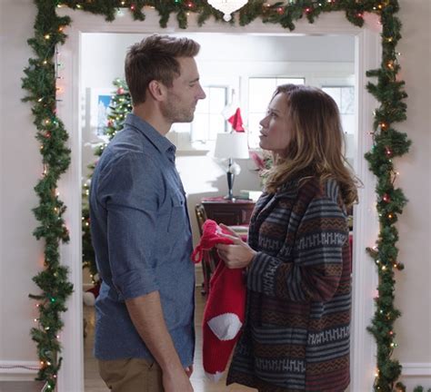 ‘Snowed-Inn Christmas’: Andrew Walker Previews Lifetime Holiday Movie ...