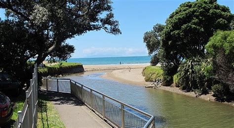 Rothesay to Browns Bay Path – beach walks in Auckland