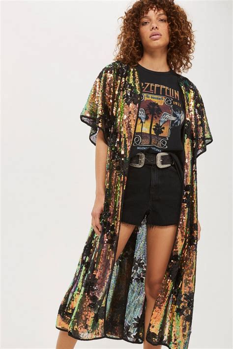 15 Festival outfits to try this year! Maxi Sequin, Sequin Cape, Glastonbury Outfit, Coachella ...