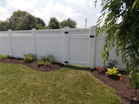 low maintenance white vinyl fence panels with lattice for homeowners in pa | Smucker Fencing