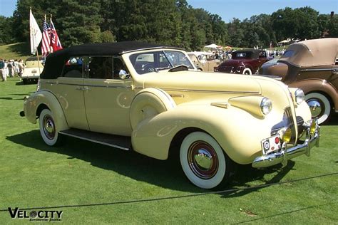 1939 Buick Roadmaster - Information and photos - MOMENTcar