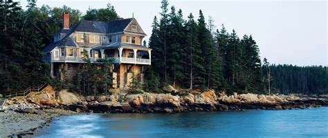 The rustic charm of Maine cottage living is the reason Maine cottage rentals are such a popular ...