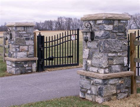 Brick Pillars Driveway Entrance - Design Talk