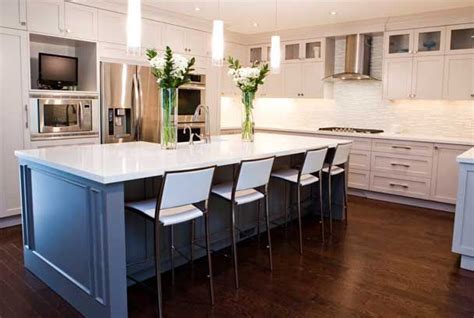 Otro diseño de Hilary Farr, genial! | Home kitchens, Contemporary ...