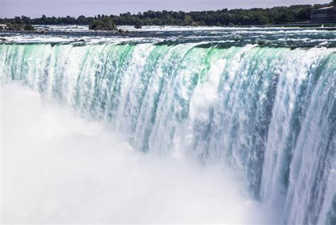 Exploring Niagara Falls on the Maid of the Mist Tour - Cruise Tour