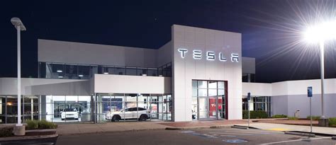 Tesla is restructuring some store/service locations to focus on delivery and service - Electrek