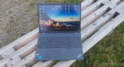 Lenovo ThinkPad T16 G2 in review: Quiet office laptop with long battery ...