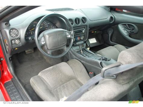 Medium Gray Interior 1995 Pontiac Firebird Coupe Photo #42206723 | GTCarLot.com