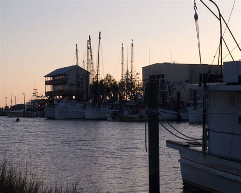 Watching the sunset on the harbor | Smithsonian Photo Contest | Smithsonian Magazine