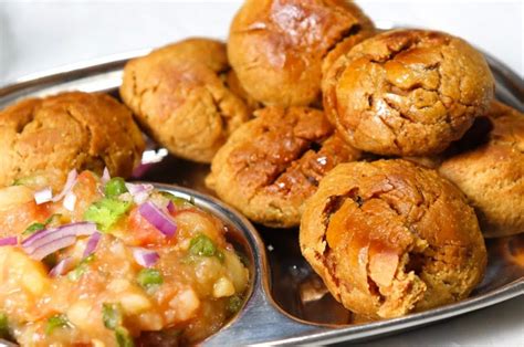 Litti Chokha Recipe: इस खास तरह से बनाएं लिट्टी चोखा, चाटते रह जाएंगे ...