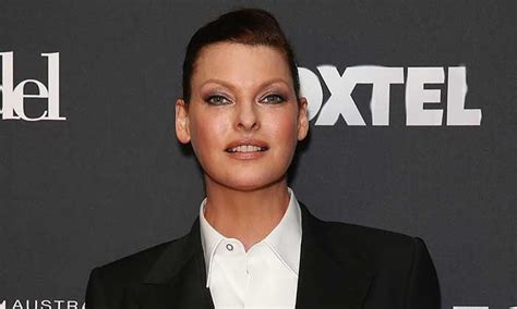 Linda Evangelista almost broke the internet when she unveiled her first ...