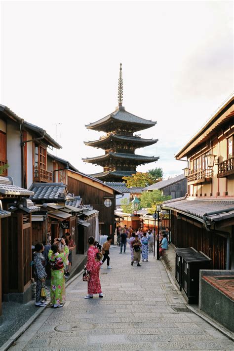 TRAVEL SERIES || Old and New: Discovering Kyoto — Pendulum Magazine