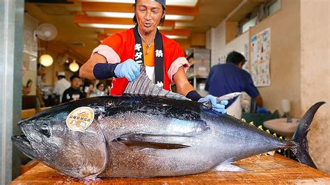 Japanese Street Food - BLUEFIN TUNA CUTTING SHOW & SUSHI / SASHIMI MEAL ...