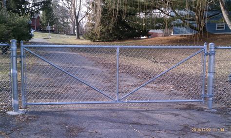 Awasome How To Repair A Chain Link Fence Gate Ideas