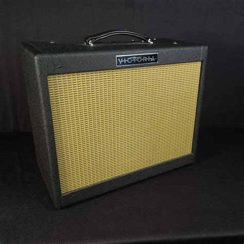 Used Victoria 20112 Guitar Amplifier Combo