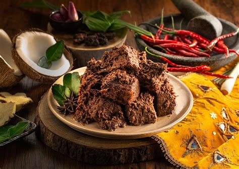 Rendang, Persembahan Tanah Minang untuk Dunia - Indonesia Kaya