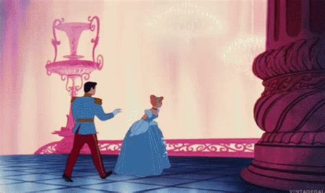 Cinderella Curtsy GIF - Cinderella Curtsy PrinceCharming - Discover & Share GIFs