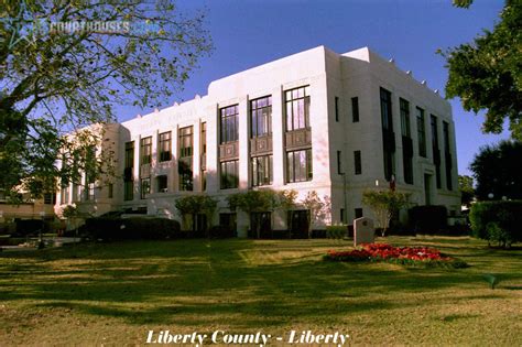 Liberty County Courthouse | TexasCourtHouses.com