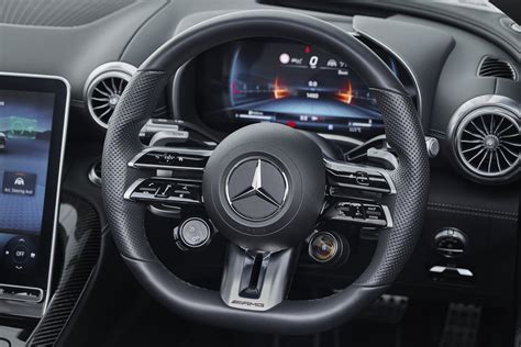 Review|Mercedes AMG SL 55 4MATIC - The legend is updated — Driven