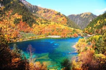 Lac des Cinq Fleurs en Chine : le joyau du parc de Jiuzhaigou – Bouger ...