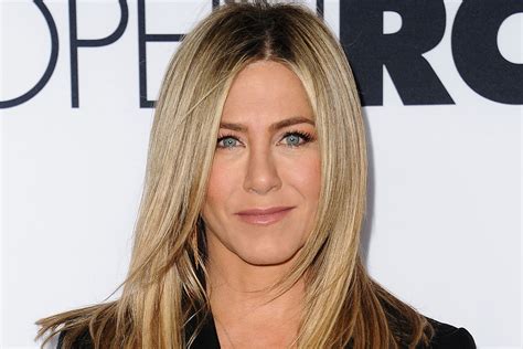 Jennifer Aniston on Battling Dry Eyes and the New Herb She Thinks You | Glamour