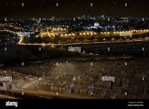 City Lights of Old Jerusalem at Night - Wailing Wall - Jerusalem ...