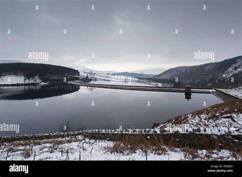 Kinder Downfall in frozen winter conditions Stock Photo - Alamy