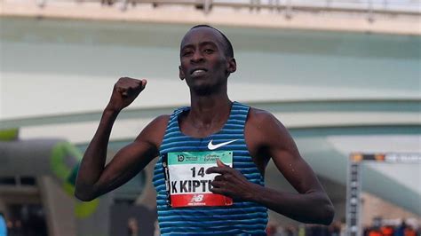 Kiptum wins London Marathon men's race with second fastest time in ...