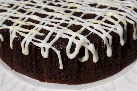 The Cake Trail: Sticky Ginger Cake with lemon drizzle icing