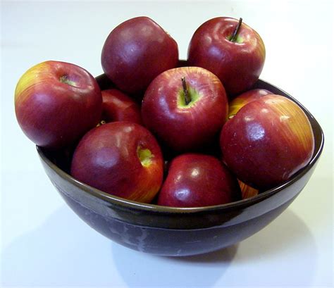 Free Bowl of Apples Stock Photo - FreeImages.com