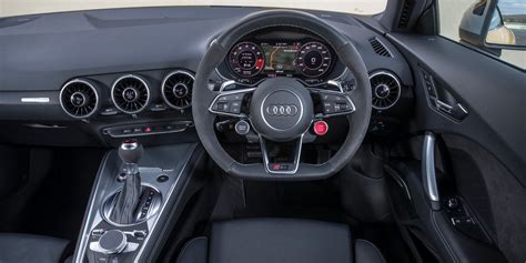 Audi TT RS Interior & Infotainment | carwow