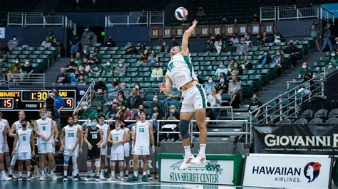 Hawaii men's volleyball team takes 2 matches in Texas