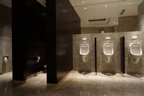 Why You Shouldn't Use Partitions In A Luxury Bathroom - Bathroom ...