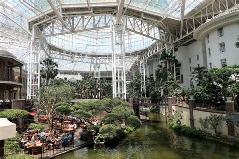 How to visit Nashville's Gaylord Opryland Hotel without Spending the Night