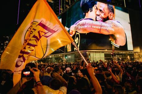 Report: Lakers won't unveil 2019-20 championship banner until fans can return to Staples Center ...