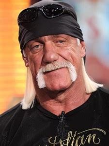 Hulk Hogan recovering well from back surgery