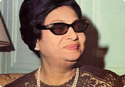 Um Kalthoum Forgets Song Lyrics On Stage ~ Hot Arabic Music